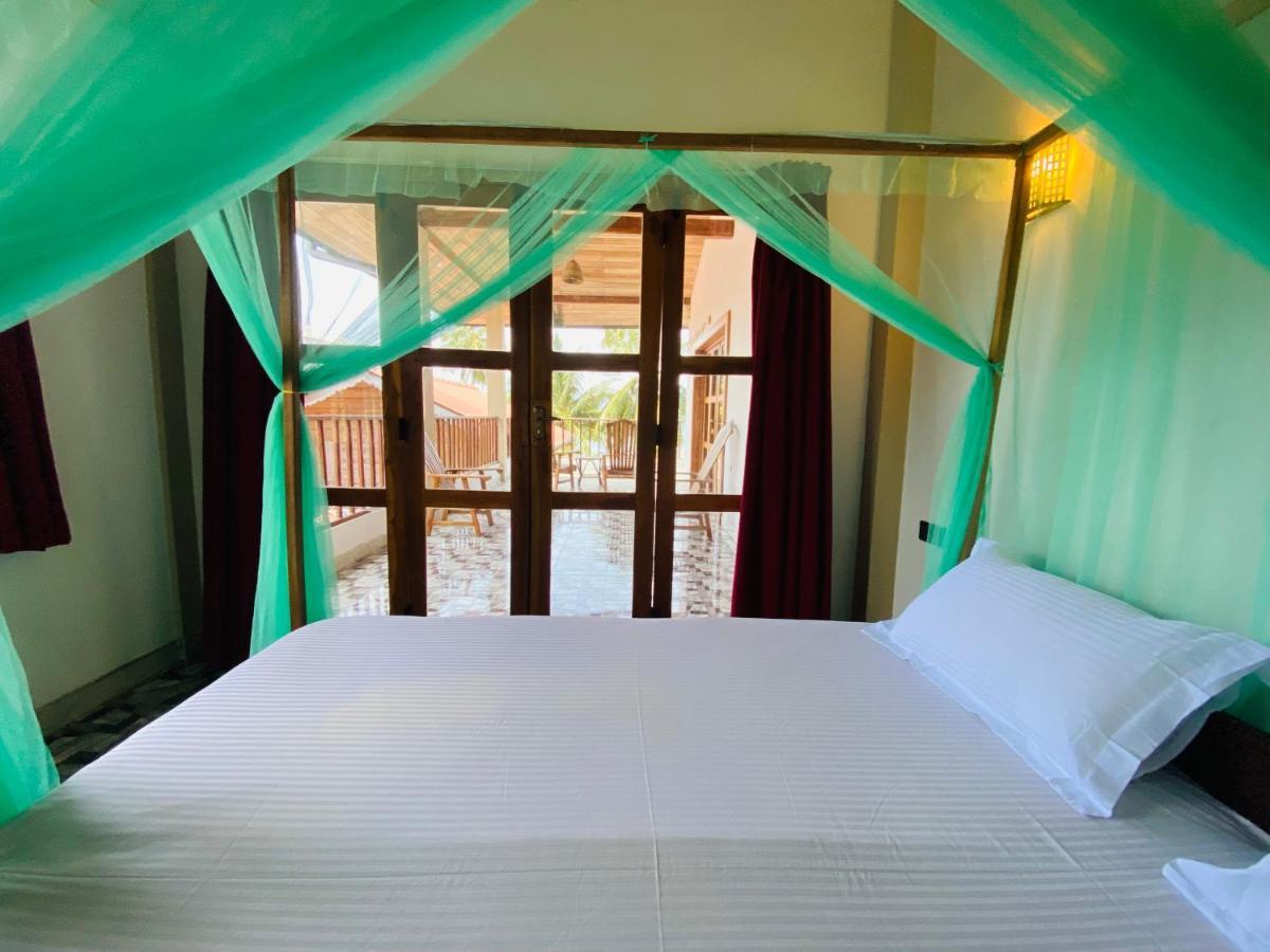 Beach Bliss Arugambay Arugam Bay Exterior photo